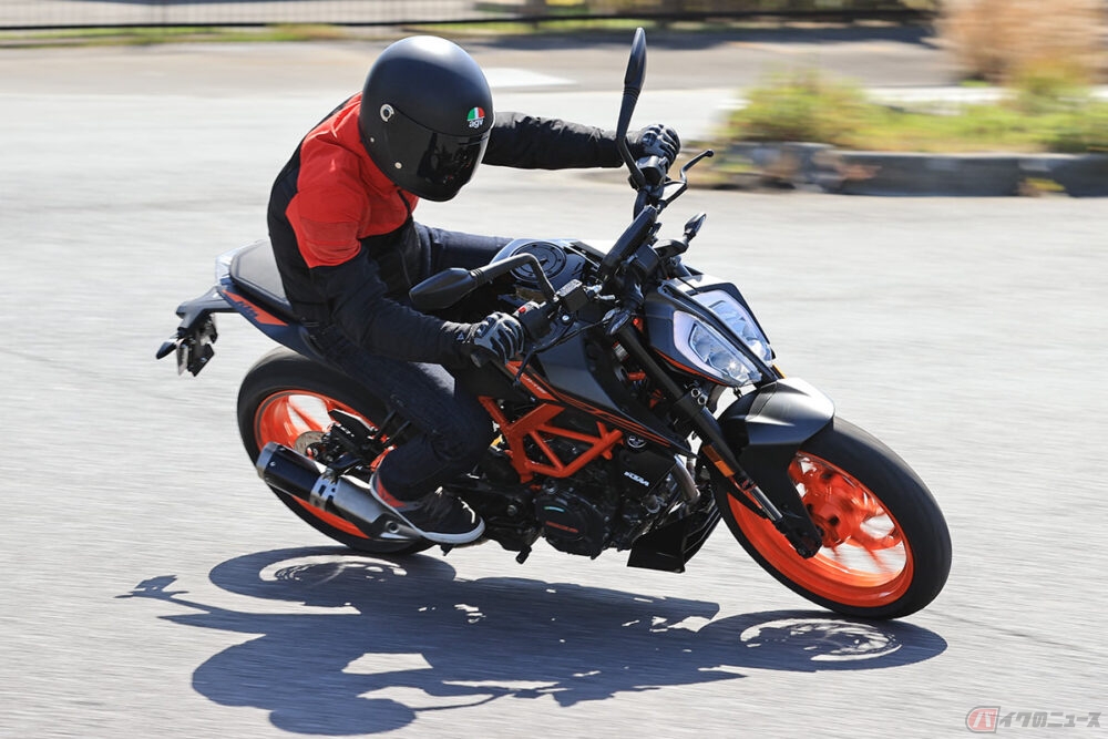 スポーツマインドを刺激する125ccクラスのスポーツネイキッド　KTM「125 DUKE」はキビキビとしたハンドリングも楽しい