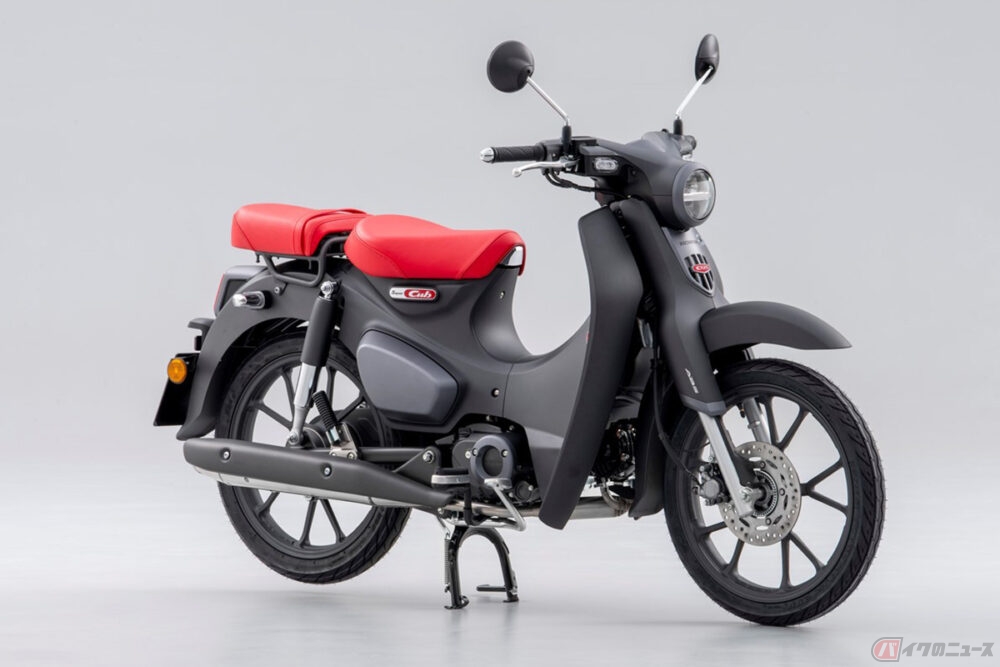 ホンダ「スーパーカブ125」最新モデルを欧州に導入 わずか1.5Lの燃料で100KMの走行を実現する新エンジンを搭載