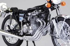 エキパイの美しさも再現　1976年型ホンダ「CB400FOUR」が1／12スケールのプラモデルで登場