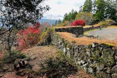 400年の時を経て残る「穴太積み」　大分県「角牟礼城」を訪ねる　バイクで往く城跡巡り