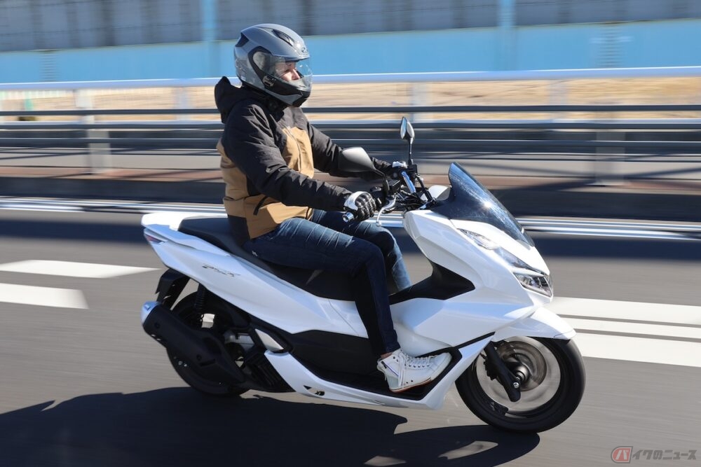 ホンダ「PCX」は遂に見つけた理想の1台!? クリスさんの愛車選び