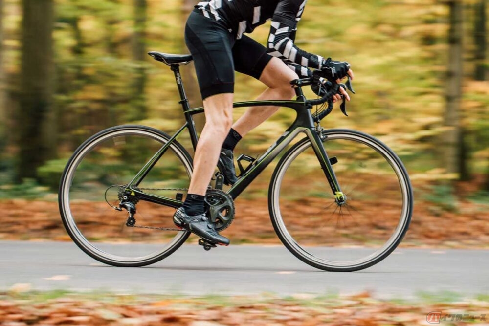 【自転車の種類】スポーティに長距離・長時間を走る「ロードバイク」の特徴とは