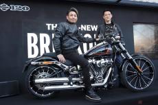 ハーレー新型「ブレイクアウト」 元K-1MAX王者・魔娑斗をゲスト