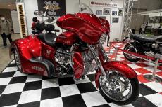 洋楽 G-RAP BOSS HOSS 排気量6300ccのV8エンジン搭載!! BOSS HOSS「383 Gangsta TRIKE」展示