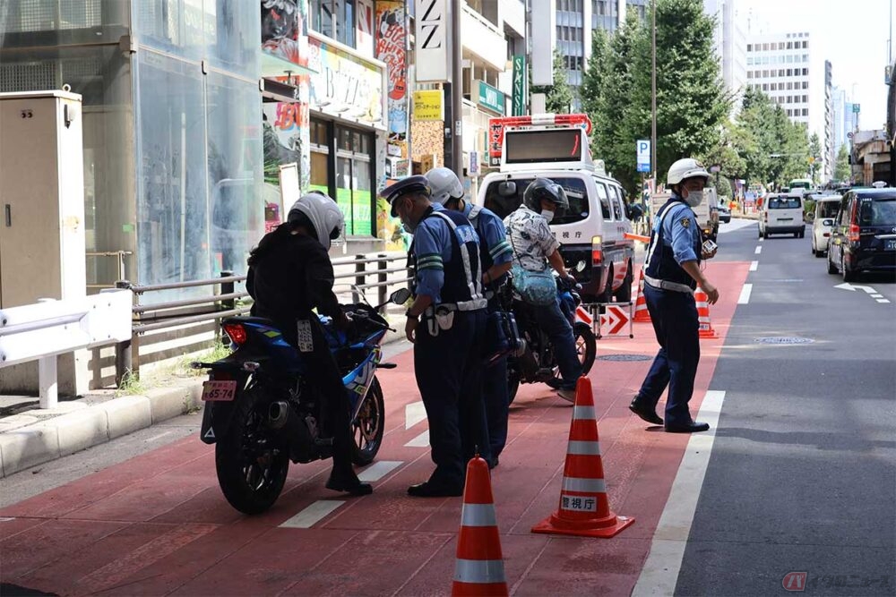 これをしたら一発アウト！原二に乗れる小型限定普通二輪免許が取り消しになる条件とは