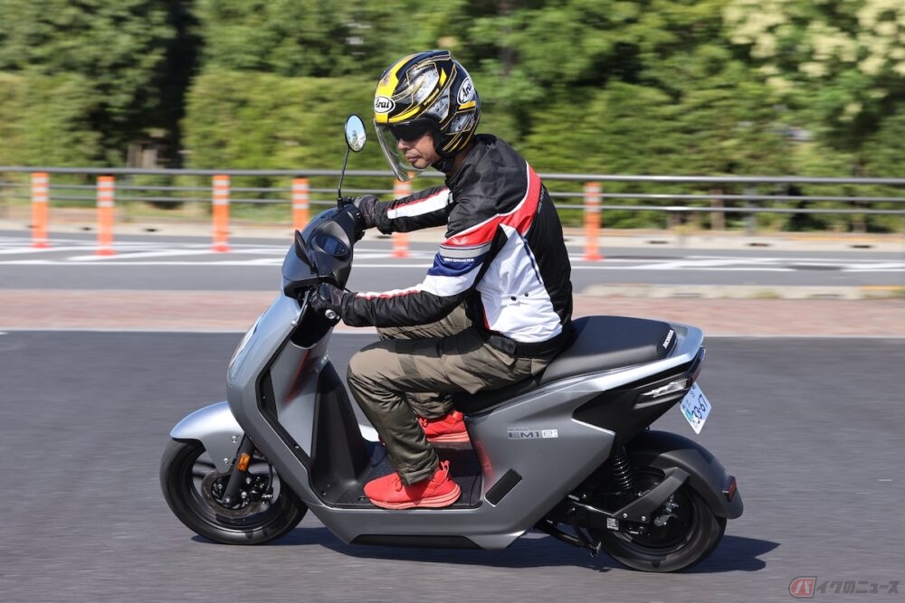 EVの静かさは精神状態にも大きく影響する!? ホンダ一般向け電動スクーター『EM1 e：（イーエムワンイー）』試乗｜Infoseekニュース