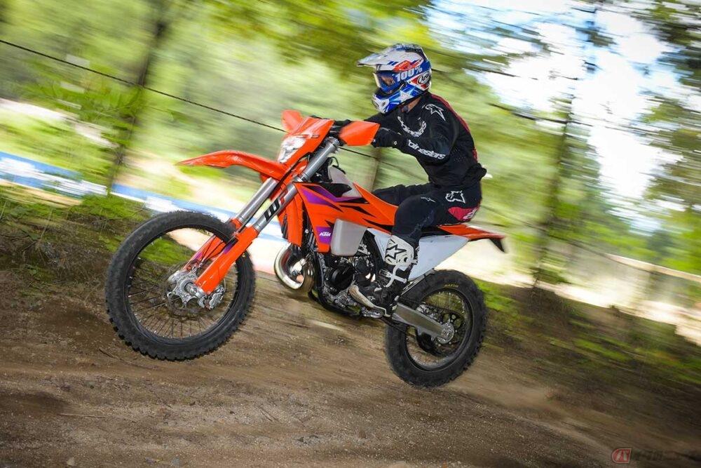 ストレスフリーですぐ馴染み扱いやすい2ストモデル!? KTM「150 EXC」は