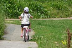 子供が乗る自転車　定期的な点検で安全確保を