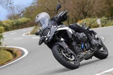 BMW Motorrad新型「R 1300 GS」の乗り味は、至れり尽くせりで「鬼に金棒」だった!!