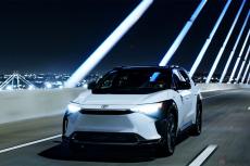 バッテリー充電性能を高速化! トヨタが米国でバッテリー電気自動車「bZ4X」の2024年モデルを公開