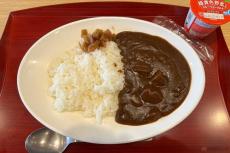 カレーはやっぱり安定感抜群　圏央道「厚木PA」のポークカレーにはヨーグルトがついてきた!?