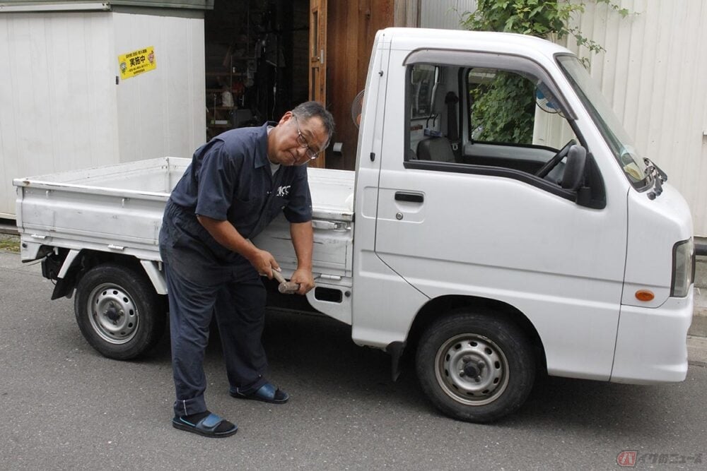 屋根部分の高さを上下できる「赤帽箱」を装着!! バイク仲間に嫁いでいった軽トラサンバーTT2のその後 トランポもリフレッシュしよう!! Vol.7