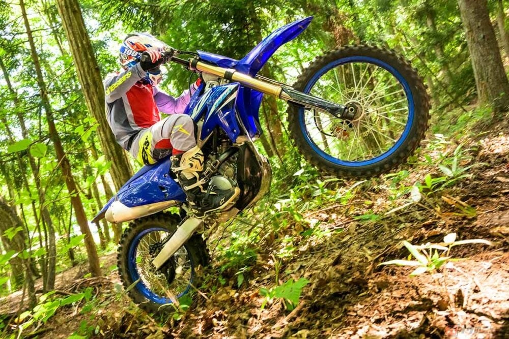 さらに軽量スリムでトラコンも搭載！ 日本専用設定のヤマハ新型「YZ250FX」は技量を問わず有利!!