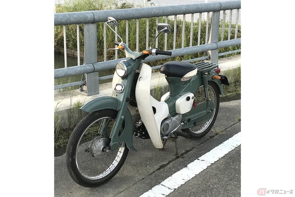 クランクケース内側は真っ黒!! 高齢エンジンの現実…… 同い年のバイク=スーパーカブと生きるバイクライフVol.15