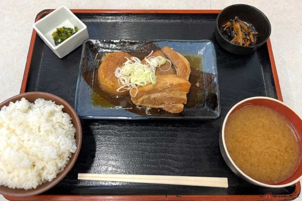 優しい味わいに思わずご飯おかわり！　中央道「境川PA」で出会った「おふくろ定食」