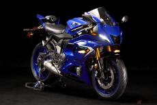 ミドルクラススーパースポーツの最新モデル ヤマハ「YZF-R7」12月5日に発売