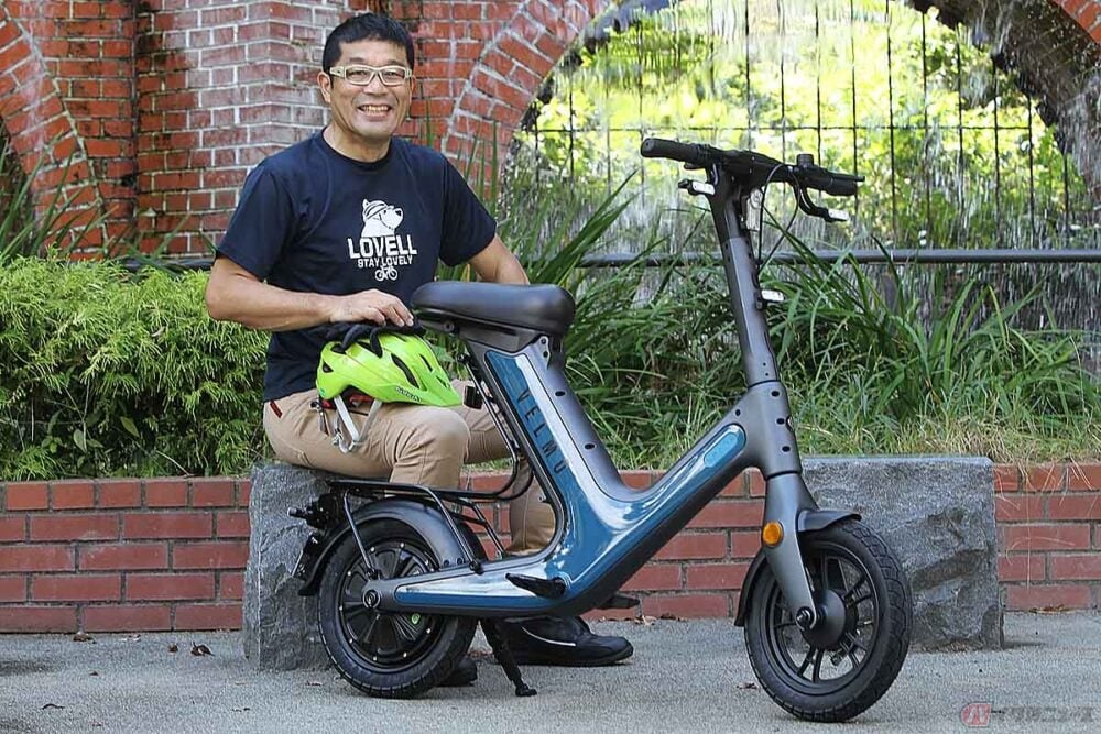 スタイリッシュで大きなシートの特例特定原付 VELMO「SPARK