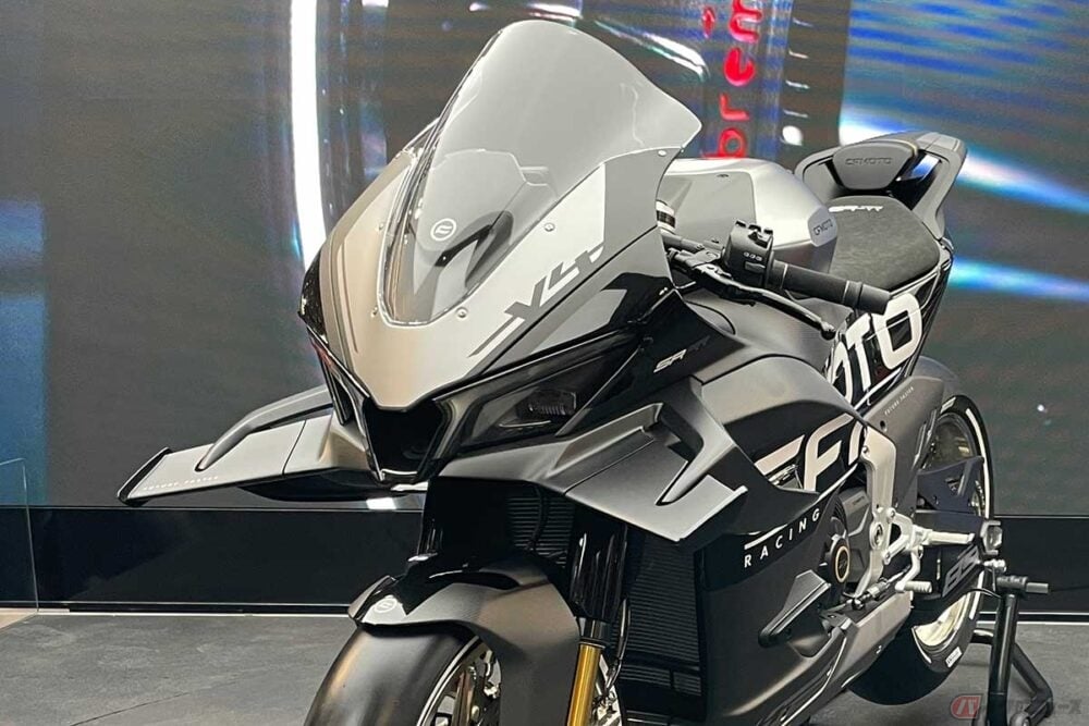 エグい!? 巨大可変ウイングにV4エンジンで話題沸騰!! CFMOTO「V4 SR-RR