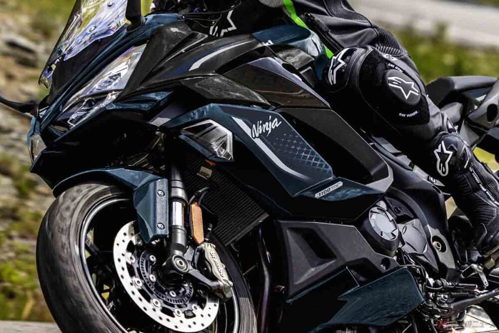 Ninja」シリーズならではのスポーティさと快適性を両立!! カワサキ