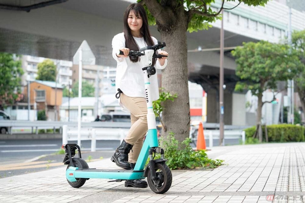 手軽で便利な「ループ」の電動キックボード 歩道を走ってもいいの 