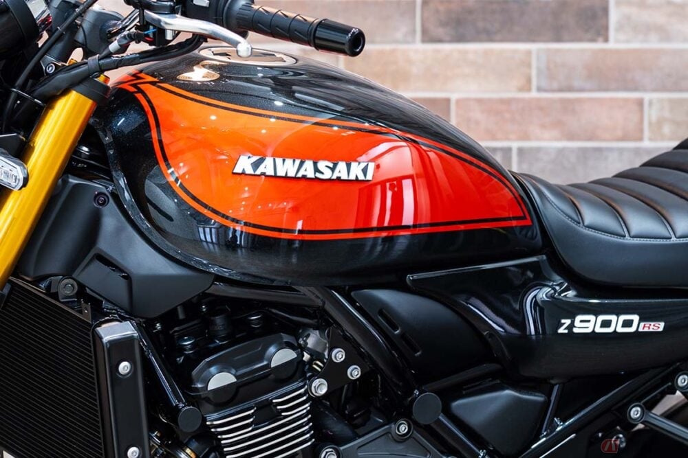 カワサキ「“新型”Z900RS SE」いよいよ発売！ クルーズコントロール
