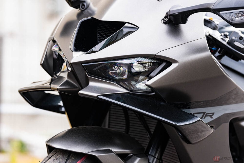 真のチャンピオンに相応しいマシン」!! カワサキ新型「Ninja ZX-10R