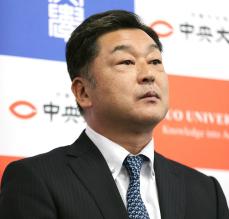 《スケッチブック片手に打撃指導》巨人「栄光の2012年」を支えた〈野村克也門下生コーチ〉はなぜユニフォームを着ていなかったか？