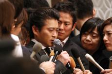 TOKIO“4人の謝罪会見”で「僕は山口を見捨てることはできません」と宣言した“意外なメンバー”〈紅白ではグループ出場最多〉