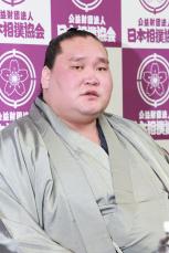 肘をかまして連続ビンタ、土俵の上でガッツポーズ…“嫌われ親方”白鵬に照ノ富士が囁いた「禁断ワード」《引退発表》