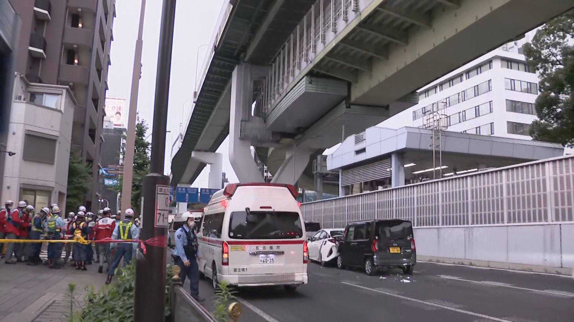 【速報】4台が絡む事故　1歳の女の子含む3人を病院に搬送　名古屋・東区