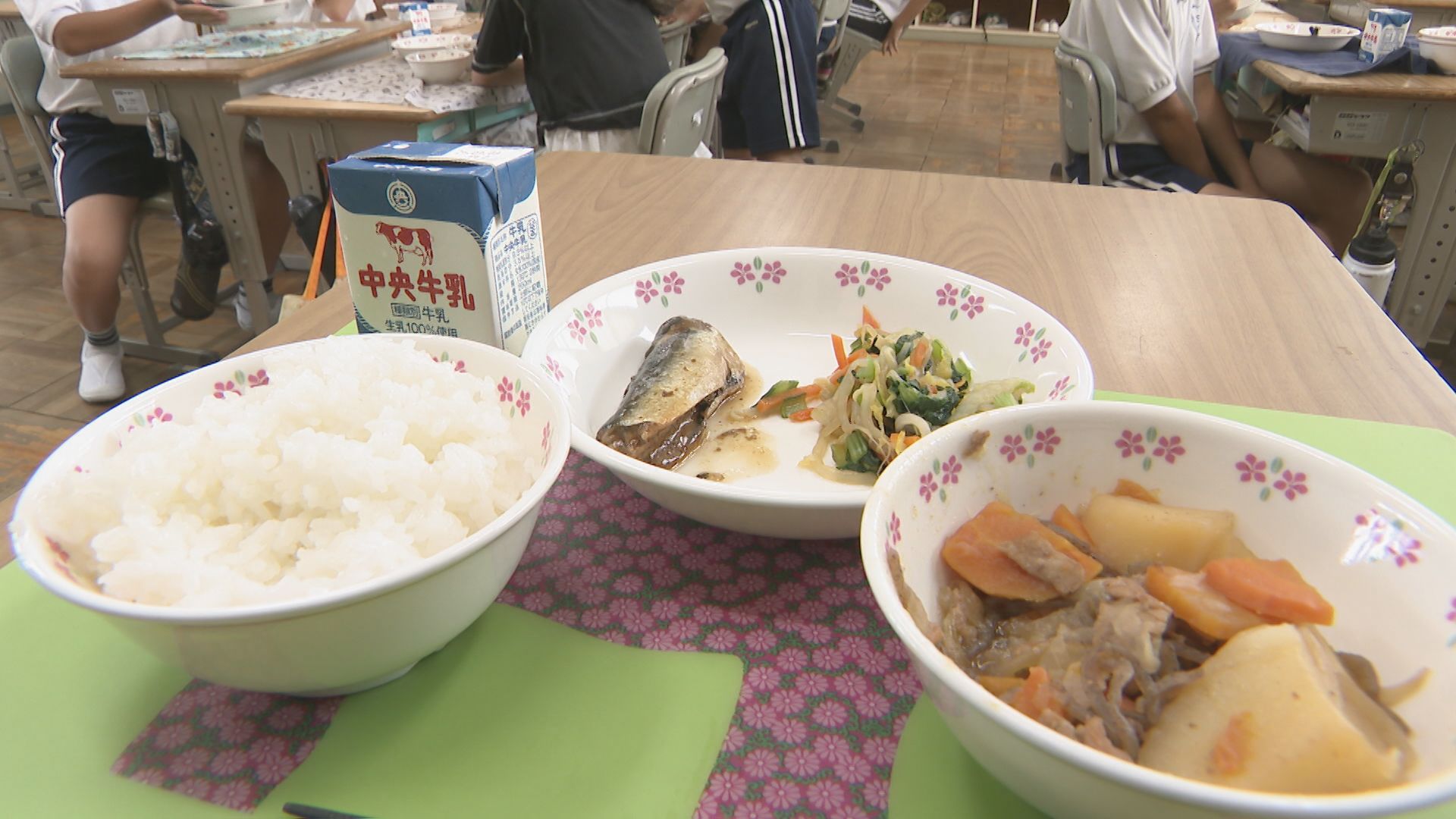 私立もOK　3歳～中学生の給食費無償化へ　愛知・みよし市　自治体で分かれる対応「全国一律が望ましい」