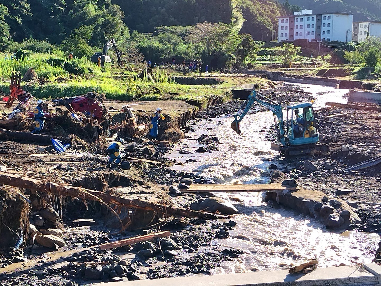 能登豪雨の住宅4棟が流された現場で愛知県警が捜索活動　警備部隊・航空隊116人を派遣　めど立つまで現地で活動　