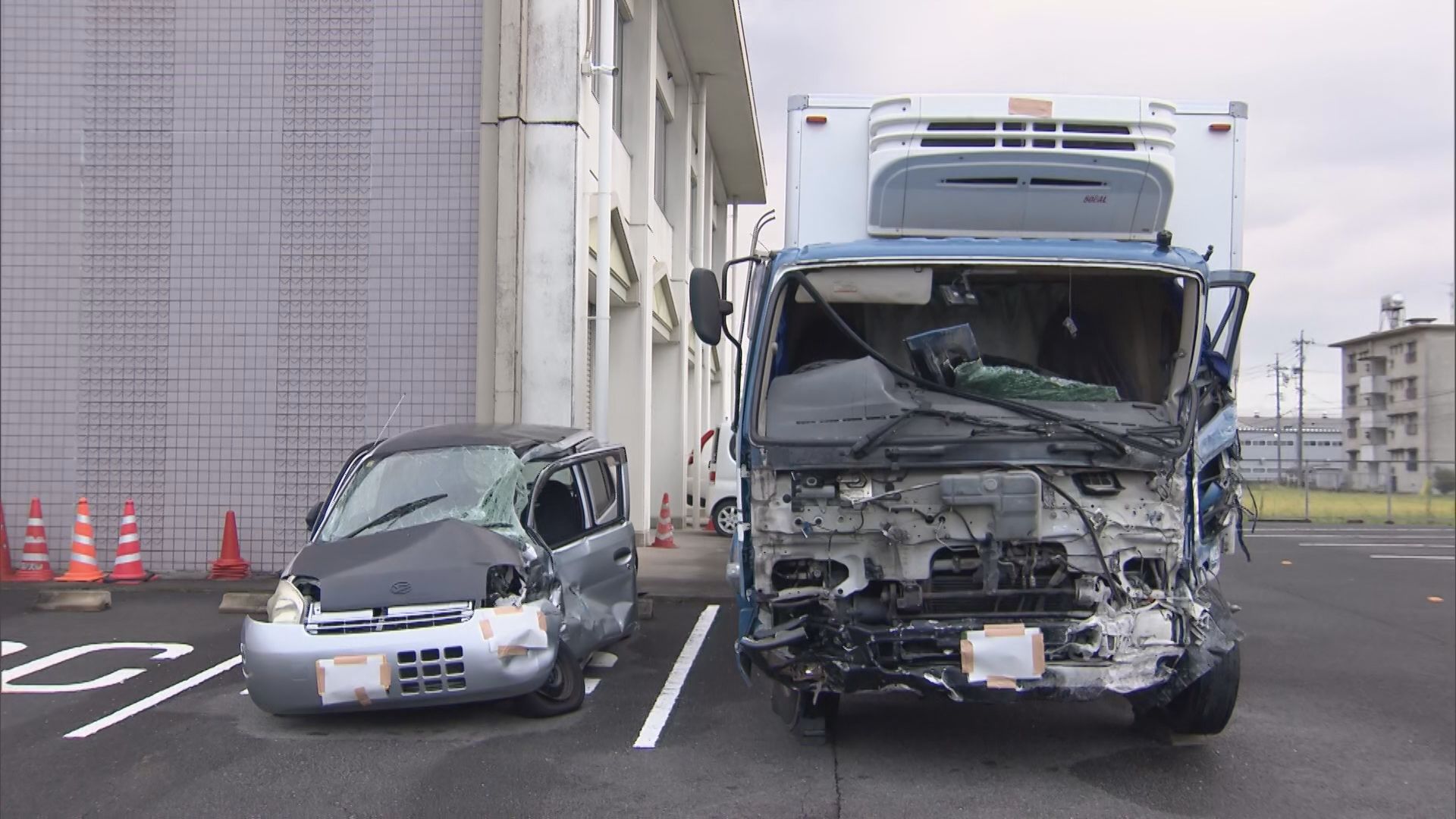 トラックと軽乗用車が衝突　軽乗用車の男性死亡　岐阜・岐南町