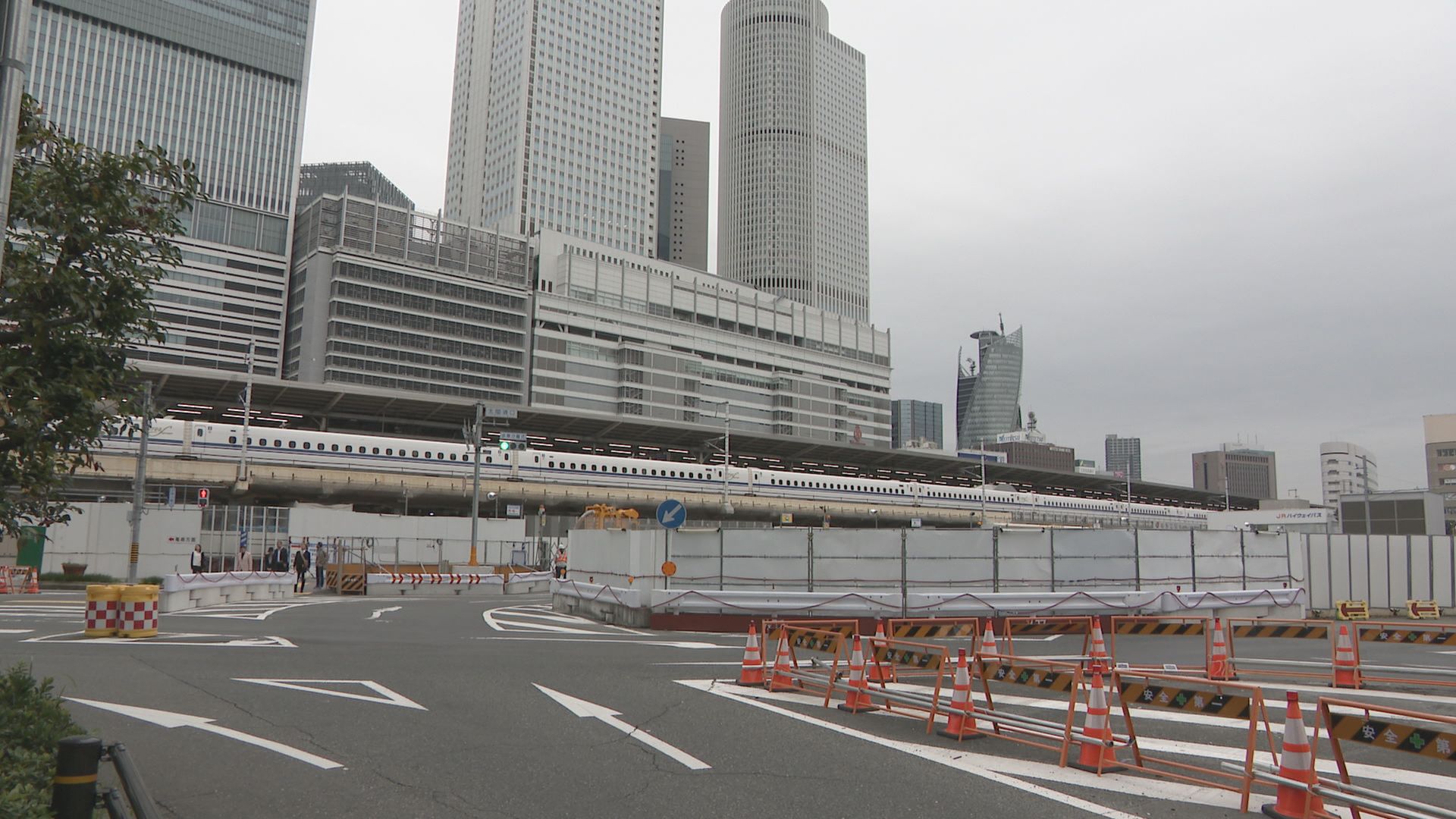 新登場「リニアクリームソーダ」 一方でリニア開業遅れに「また延期するのでは…」 街で聞いた期待と不安の声