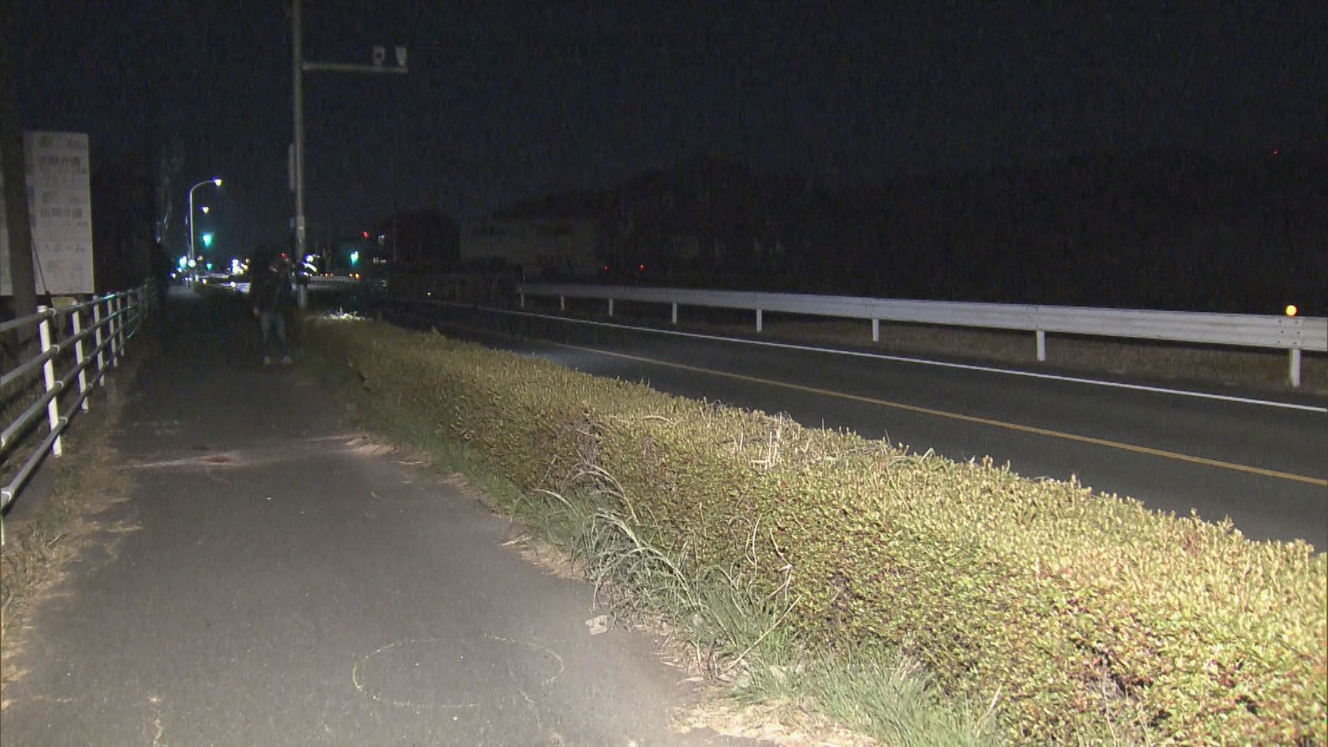 原付バイクと乗用車が正面衝突 原付バイクの女性が死亡 どちらかがセンターラインはみ出したか 愛知・新城市