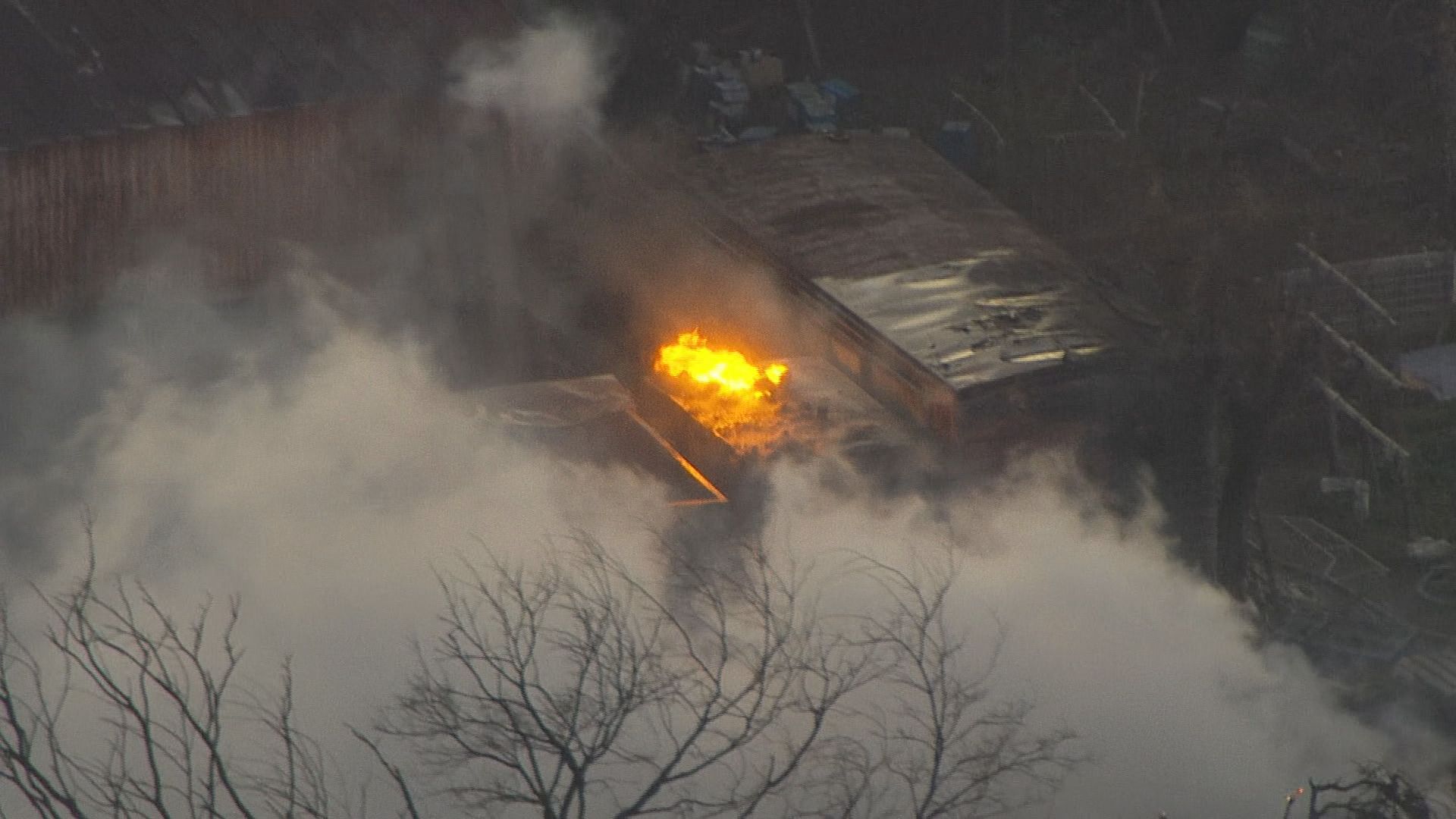 愛知・愛西市の作業所で火事　敷地内の倉庫と事務所が全焼