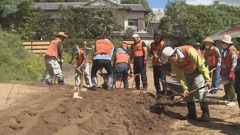 大雨の被災地　災害ボランティアが復旧作業　千葉・茂原市