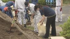本格的な雨のシーズン前に土のう作り訓練　栄町職員が水害に備え