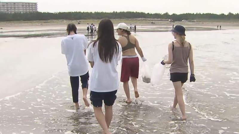 海のない国チェコの学生　大原海水浴場の清掃活動でいすみ市の高校生と交流