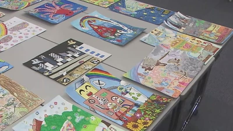 思い思いに描く“未来のごみ箱” 夏休みエコ絵画コンクール選考会　千葉県