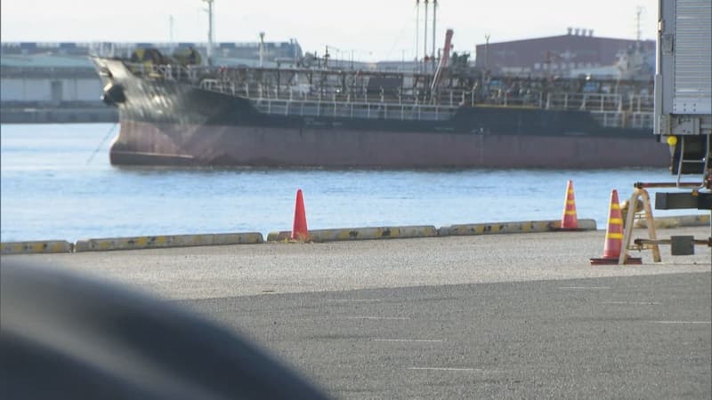 「運転中、頭がパニックになって」車ごと海に転落　殺人容疑で女逮捕