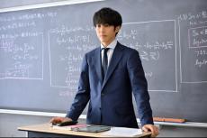 「御上先生」第4話 松坂桃李“御上”、3年2組の生徒から「愛されてる」の声