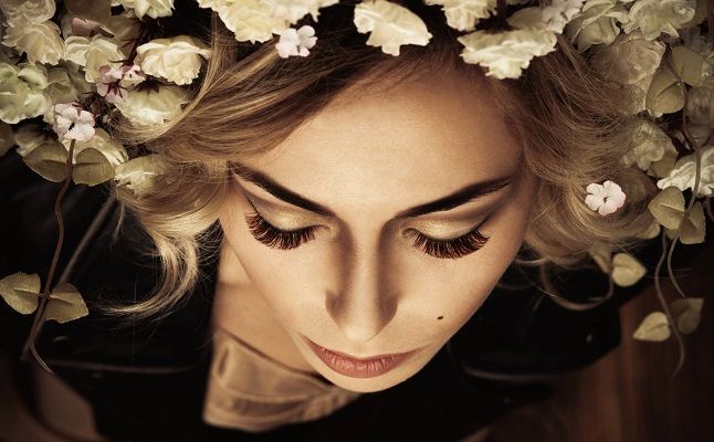 頬のほくろはモテ運最高のサイン ほくろ占い で恋愛傾向が丸わかり 後編 記事詳細 Infoseekニュース