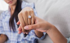 結婚や婚約の暗示!?「指輪＋ダイヤモンド」の夢を見るには…【恋占ニュース】