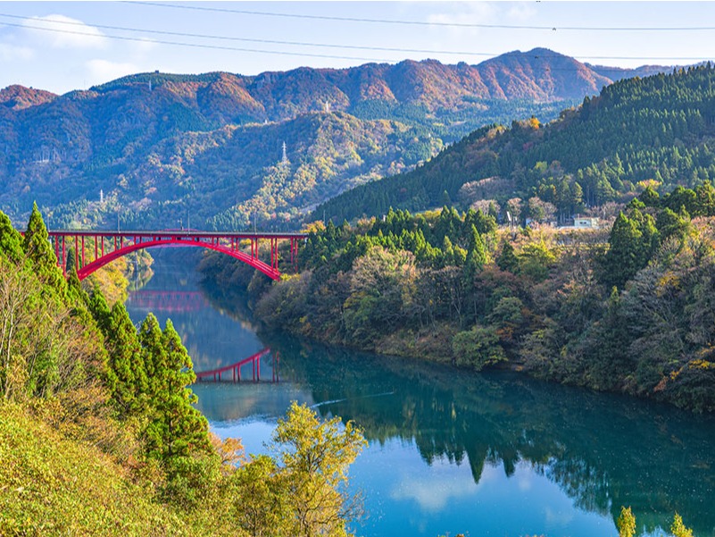 【富山県・2024年版】秋の絶景・風物詩10選。神秘的な峡谷美と紅葉が楽しめる神通峡