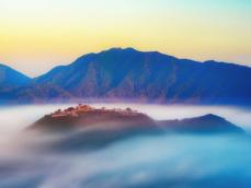 【兵庫県 2024年版】秋の絶景・風物詩10選。雲海に浮かぶ「天空の城」が神秘的