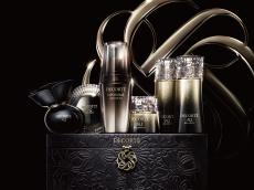 17日までのセール！化粧品55点　デパコスあり 祝！ コスメデコルテ55周年！ 77,000円の超豪華記念ボックスが眩すぎる