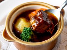 “ロイホ”でもう1品頼むなら…？　有名な「オニオングラタンスープ」だけじゃない、【ロイヤルホスト】のスーパーサイドメニューを大公開！