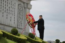 金正恩氏「中朝友誼塔」に献花…朝鮮戦争の休戦７１周年で