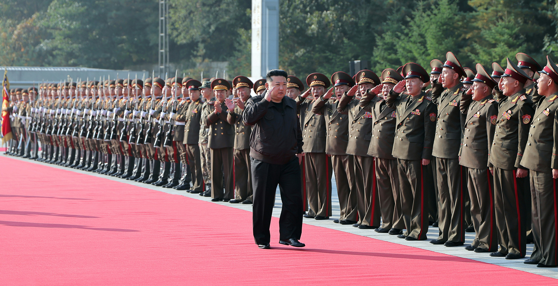 「同族でない敵国に報復」金正恩氏、前線の軍指揮部を訪問